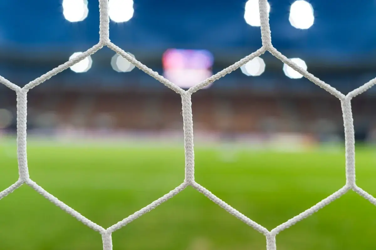 benfica-vence-vitoria-de-guimares-por-3-0-e-prepara-duelo-com-o-bayer-leverkusen